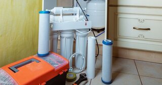 Установка фильтра для воды в Волжском — цена от 608 руб., заказать монтаж под ключ в Мастер24