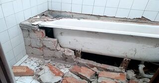 Демонтаж ванны в Волжском от Мастер24 — быстро, недорого, вывоз старой ванны от 1013 руб.